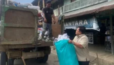 Pasar Rantau Panjang Bebas Sampah, Langkah Cepat Zulhifni Respon Keluhan Warga,Foto; Asep Sanjaya
