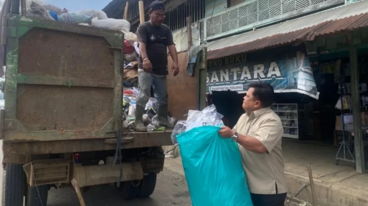 Pasar Rantau Panjang Bebas Sampah, Langkah Cepat Zulhifni Respon Keluhan Warga,Foto; Asep Sanjaya