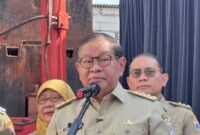 Pramono Perintahkan Inspektorat Periksa Lurah Usai Laporan Warga Dibalas Foto AI (dok.Belia/detikcom/dertiknews )