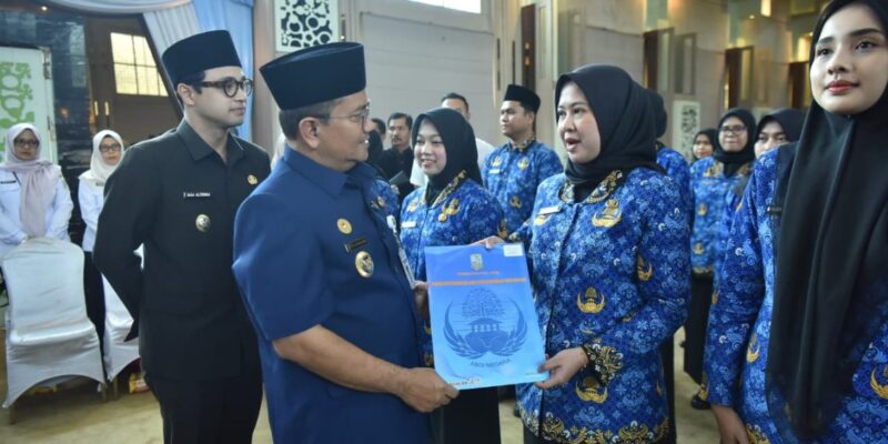 Tingkatkan Pelayanan Publik, Pemkot Jambi Angkat 43 PNS Baru ( dok.headline.co.id )
