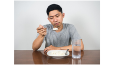 6 Ciri Kepribadian Orang yang Makan Lambat Menurut Psikologi ( dok. Eka Hospital )