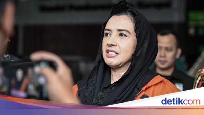KPK memeriksa 55 saksi outsourcing dalam kasus dugaan korupsi pengadaan di Pemkab Pekalongan yang menyeret Bupati nonaktif Fadia Arafiq.( Poto : dok.detikcom)