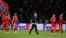 Arne Slot mengakui Liverpool beruntung hanya kebobolan dua gol saat melawan Paris Saint-Germain (Foto: REUTERS/Christian Hartmann)