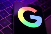 Ilustrasi. Google menyinggung tenggat waktu penyesuaian bagi platform untuk penerapan PP Tunas adalah Maret 2027, berbeda dengan Komdigi yang memberikan masa peralihan selama satu tahun. (Foto: REUTERS/Dado Ruvic)