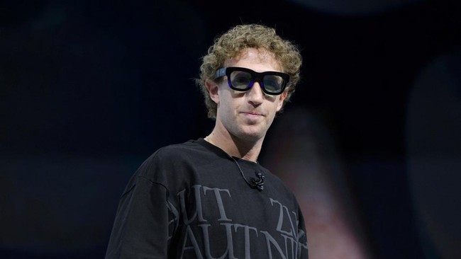 Teknologi Pengganti Smartphone Mulai Hadir di Pasaran ( dok.REUTERS/Manuel Orbegozo/ CNN Indonesia )