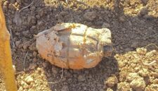 Foto: Sebuah granat nanas ditemukan di TPU Lebang Palopo. (dok. Istimewa)