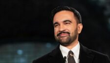 Wali Kota New York Cabut Larangan TikTok, Terapkan Aturan Baru (Foto: Amir Hamja/Pool via REUTERS / CNN Indonesia )