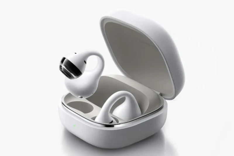 Xiaomi earbud clip-on pertama dengan desain ringan dan fitur AI canggih, termasuk penerjemahan real-time dan kualitas audio Hi-Res.( Poto : ANTARA ).