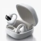 Xiaomi earbud clip-on pertama dengan desain ringan dan fitur AI canggih, termasuk penerjemahan real-time dan kualitas audio Hi-Res.( Poto : ANTARA ).