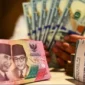 (Sumber: ANTARA FOTO/Muhammad Adimaja/Spt/aa)