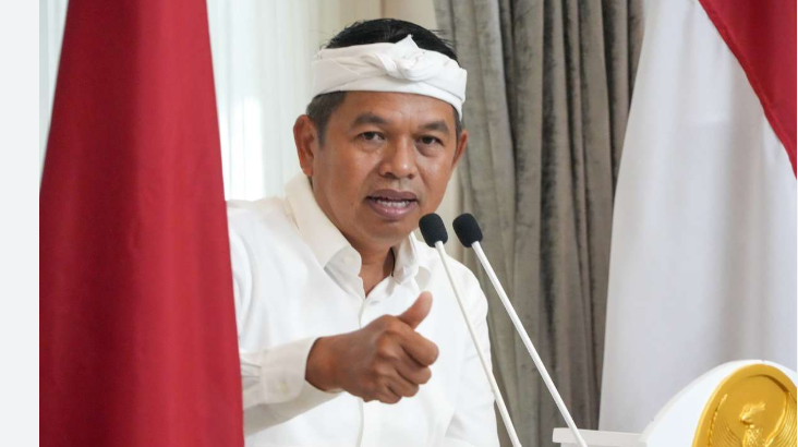 Gubernur Jawa Barat Dedi Mulyadi mengusulkan penghapusan pajak kendaraan bermotor dan menggantinya dengan sistem jalan berbayar. ( Poto : jabarprov ).