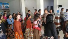 Ratusan warga Suku Anak Dalam (SAD) menggelar aksi di Kantor Bupati Merangin, Kamis (21/05/2026).( Poto : JambiPrima.com).
