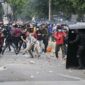 Kericuhan terjadi saat demonstrasi menolak UU Cipta Kerja di kawasan Istana Negara, Jakarta, Kamis (8/10/2020).( Poto : Kompas.com ).