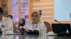 Pemerintah mulai redistribusi 498 ribu guru non-ASN untuk mengatasi kekurangan tenaga pengajar di berbagai daerah dan mendukung pemerataan pendidikan nasional.( Poto : KOMPAS.com/ Firda Janati ).