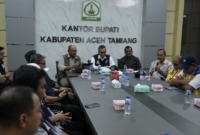 DPR RI TA Khalid di Kantor Bupati Aceh Tamiang, Sabtu (23/5/2026).( Poto : kompas.com ).