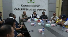 DPR RI TA Khalid di Kantor Bupati Aceh Tamiang, Sabtu (23/5/2026).( Poto : kompas.com ).