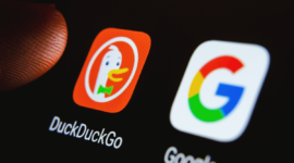 Ilustrasi aplikasi mesin pencari DuckDuck Go dan Google Search.( Poto : kompas.com )