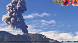 Gunung Marapi erupsi 6 kali pada Mei 2026.( Poto : kompas.com )