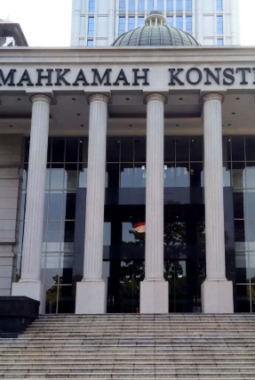 Curhat Dosen di MK: Gaji Kecil Bikin Bertahan Sulit