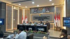 Sengketa lahan Gambut Jaya di Muaro Jambi masih berlanjut. BPN Jambi memanggil ratusan pihak untuk klarifikasi data dan verifikasi kepemilikan lahan.( Poto : TRIBUNJAMBI.COM ).