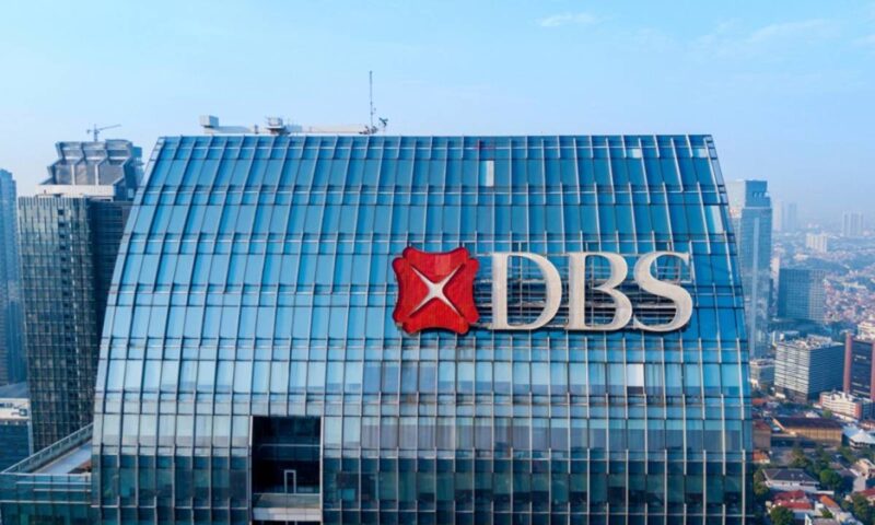 DBS Indonesia menilai ekonomi RI tetap kuat pada 2026, namun merevisi proyeksi pertumbuhan menjadi 5,1% akibat risiko global seperti harga energi, inflasi, dan pelemahan rupiah.( Poto : Info Ekonomi ).
