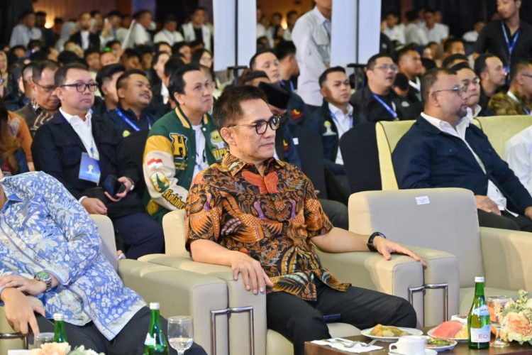 Kapolda Jambi Irjen Pol. Krisno H. Siregar menghadiri debat calon Ketua Umum BPP HIPMI 2026–2029 di Jambi sebagai bentuk dukungan terhadap demokrasi organisasi.( Poto : SINARJAMBI.COM ).