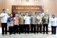 Tim Ekonom Pancasila dan akademisi menggelar audiensi di KSP bersama Dudung Abdurachman untuk membahas RUUPN dan penguatan ekonomi nasional.( Poto : Mediakarya ).