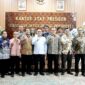 Tim Ekonom Pancasila dan akademisi menggelar audiensi di KSP bersama Dudung Abdurachman untuk membahas RUUPN dan penguatan ekonomi nasional.( Poto : Mediakarya ).