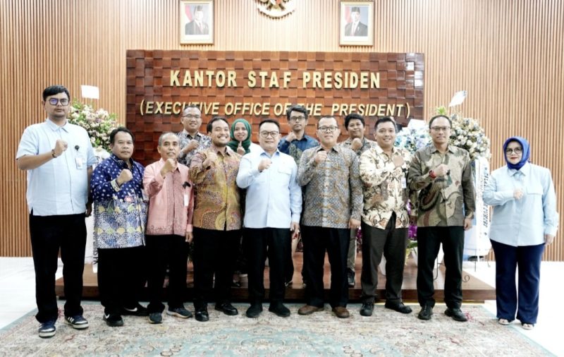 Tim Ekonom Pancasila dan akademisi menggelar audiensi di KSP bersama Dudung Abdurachman untuk membahas RUUPN dan penguatan ekonomi nasional.( Poto : Mediakarya ).