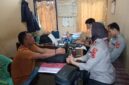 Warga Jambi menangkap pria tak dikenal yang masuk rumah di Simpang Rimbo.( Poto : JAMBIEKSPRE.CO.ID ).