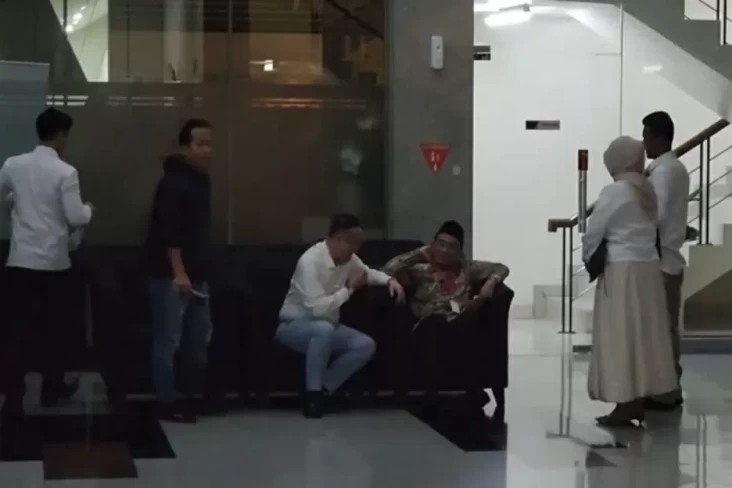 Muhadjir Effendy datang ke KPK untuk menjalani pemeriksaan.( Poto : SindoNews ).
