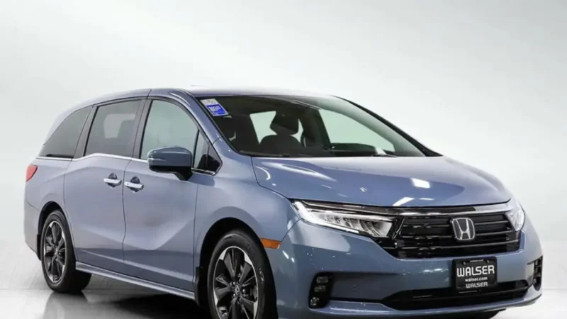 Rekomendasi mobil keluarga bekas Rp100 jutaan, dari Innova, Honda Odyssey hingga Mazda Biante dengan fitur premium.