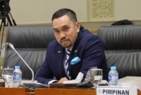 Pembahasan alasan Presiden Prabowo mempertahankan Kapolri Listyo Sigit Prabowo karena stabilitas keamanan nasional serta usulan pembatasan masa jabatan Kapolri di masa depan.( Poto : istimewa ).