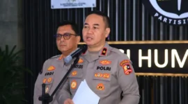 Kepala Biro Penerangan Masyarakat (Karo Penmas) Divhumas Polri Brigjen Pol. Trunoyudo Wisnu Andiko (kedua kanan).( poto : ANTARA)