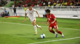 Pemain timnas U19 Indonesia Fabio Azkairawan (kanan).( poto : ANTARA )