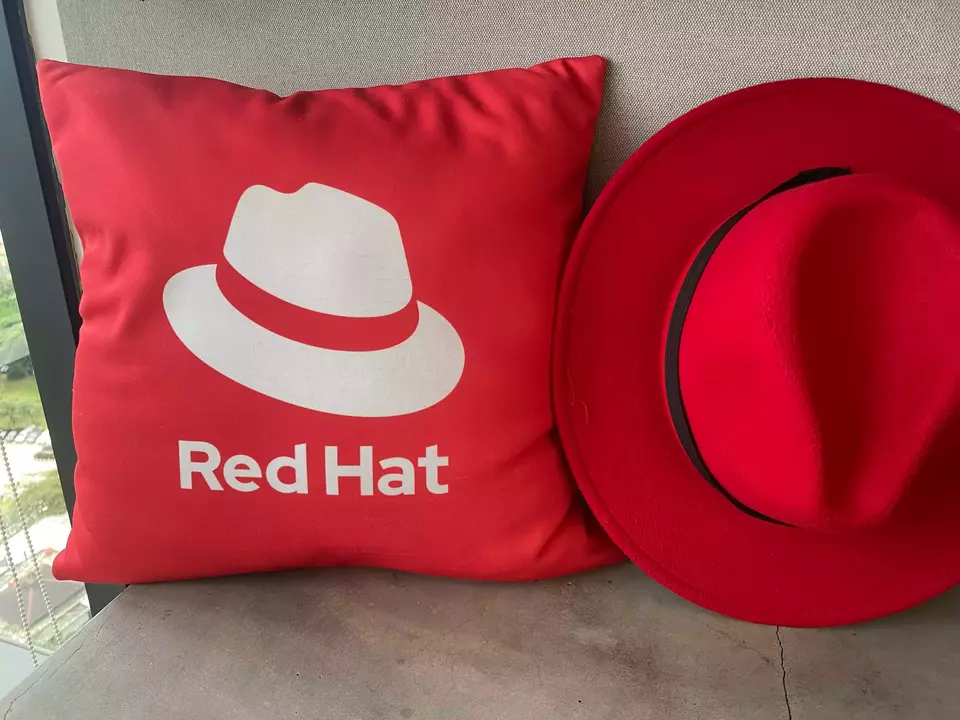 Ilustrasi Red Hat