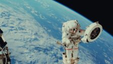 Ilustrasi astronot di luar angkasa.(Unsplash/NASA)
