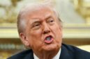 Presiden AS Donald Trump memerintahkan penyelidikan terhadap perusahaan-perusahaan minyak besar setelah harga tak kunjung turun.(AFP/ANDREW CABALLERO-REYNOLDS)