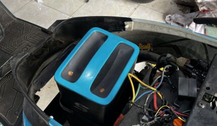 Pengguna Motor Listrik Tinggalkan Sistem Tukar Baterai dan beralih ke pengisian daya mandiri