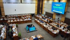 Rapat Komisi VIII DPR RI bersama Menteri Agama (Menag) Nasaruddin Umar dan mitra lainnya di Gedung DPR, Jakarta, Rabu (17/6/2026). ( poto : kompas.com )