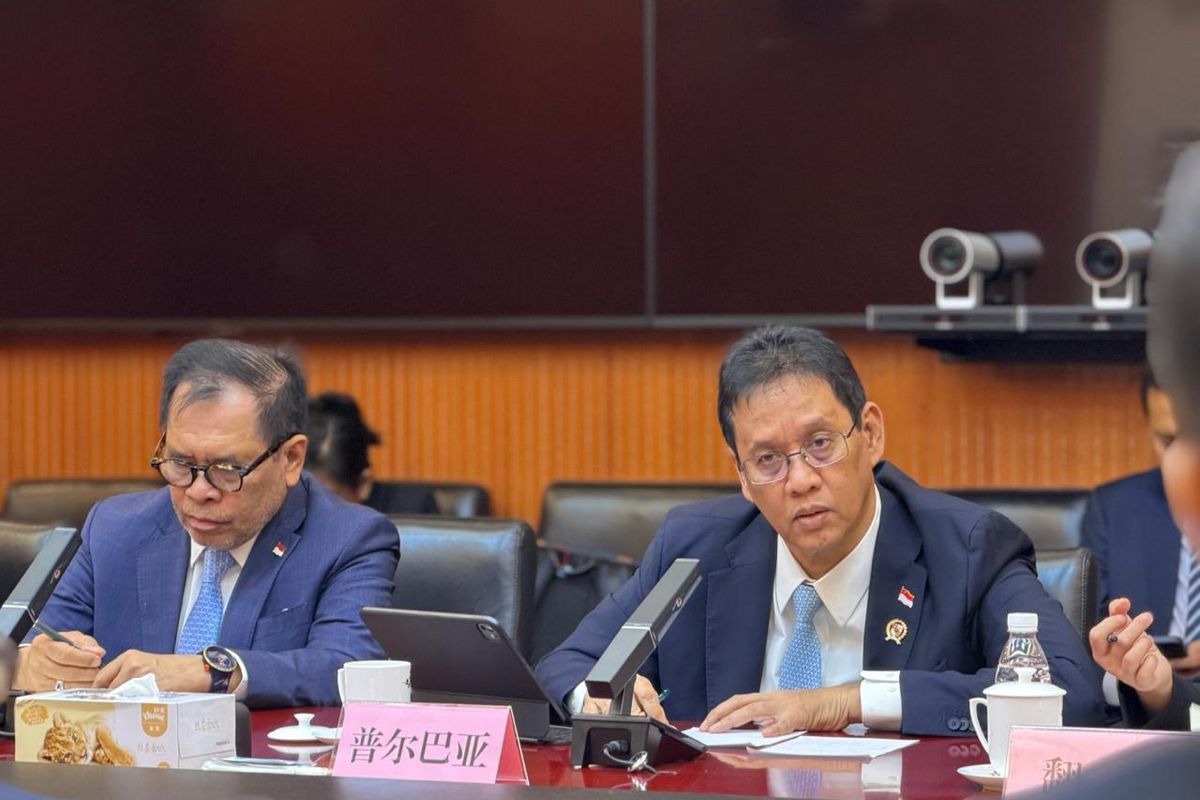 Menteri Keuangan Purbaya Yudhi Sadewa dalam pertemuan bilateral dengan Menteri Keuangan Republik Rakyat Tiongkok (RRT), Lan Fo’an, di Beijing pada Rabu (17/6/2026).( poto : kompas.com )