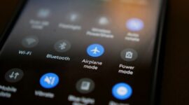 Ilustrasi Airplane Mode atau mode pesawat di HP.(unsplash)