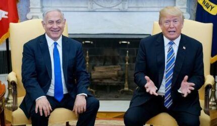 Donald Trump dan Benjamin Netanyahu dalam pertemuan resmi di tengah meningkatnya ketegangan terkait rencana serangan Israel ke Beirut, Lebanon.
