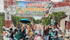 Warga Pelawan Jaya tolak keberadaan PT SMM. (Foto/Ist/Rahmat/metro7.co.id)