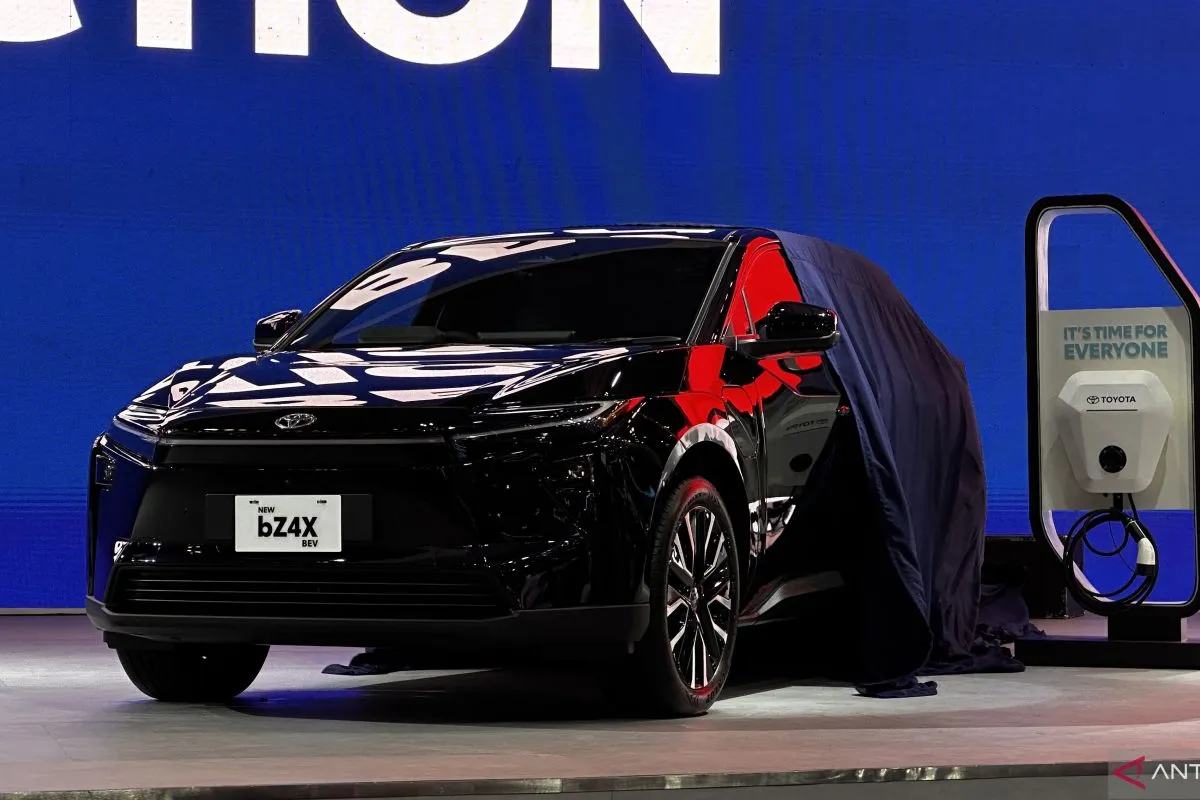 Arsip Foto - Mobil Toyota bZ4X dipamerkan dalam ajang GIIAS 2025 di ICE BSD City, Tangerang, Banten, Rabu (23/7/2025). ( poto : ANTARA)