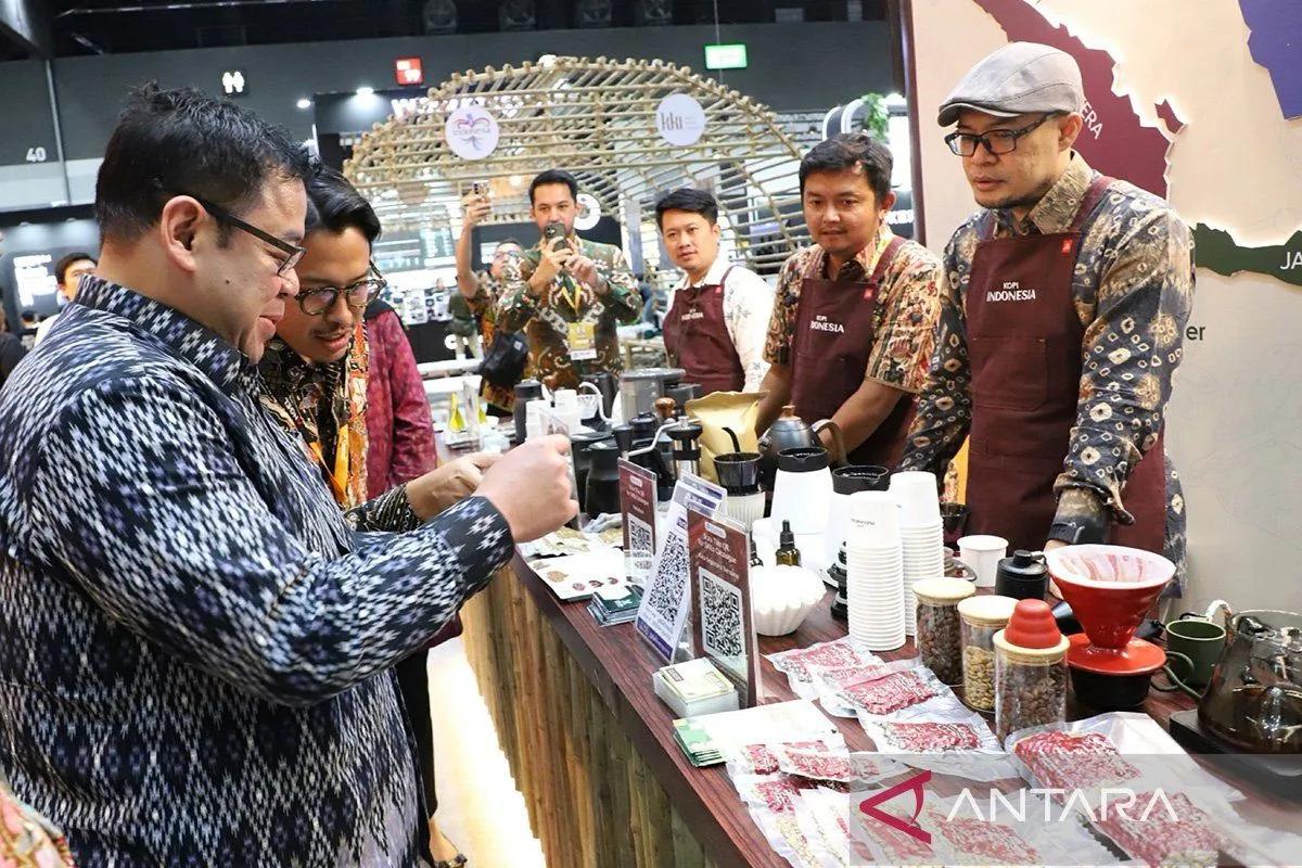 Salah satu pelaku usaha Indonesia ikut serta dalam ajang World of Coffee Bangkok 2026 di Thailand pada 7-9 Mei 2026.( poto : ANTARA )