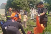 Petugas kemudian melakukan olah tempat kejadian perkara (TKP) untuk mengumpulkan bukti awal.( poto :ANTARA )