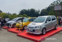 Deretan mobil-mobil Daihatsu yang sudah dimodifikasi, dalam kegiatan 