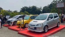 Deretan mobil-mobil Daihatsu yang sudah dimodifikasi, dalam kegiatan 