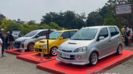 Deretan mobil-mobil Daihatsu yang sudah dimodifikasi, dalam kegiatan 
